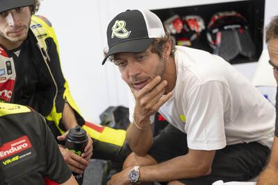 MotoGP 2024. GP d'Austria. A tutta Valentino Rossi: "Pecco Bagnaia fuoriclasse come Verstappen. Jorge Martin doveva far passare Marc Marquez"