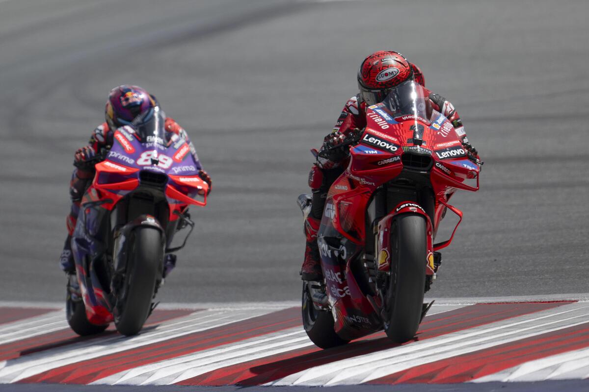 DopoGP Pecco Bagnaia suona Jorge Martin e affianca - Main Image