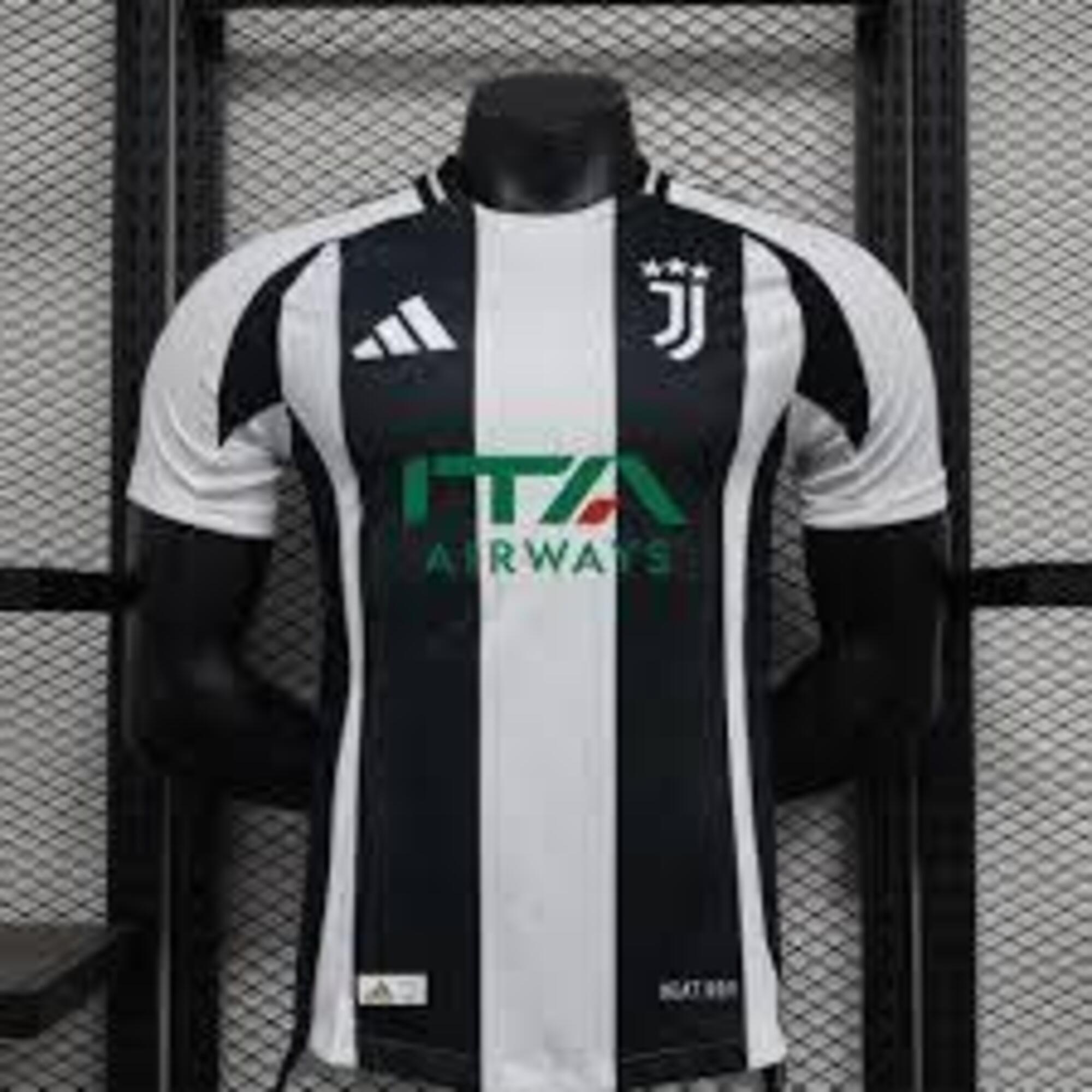 Come sarebbe dovuta essere la maglia della Juventus con Ita Airways