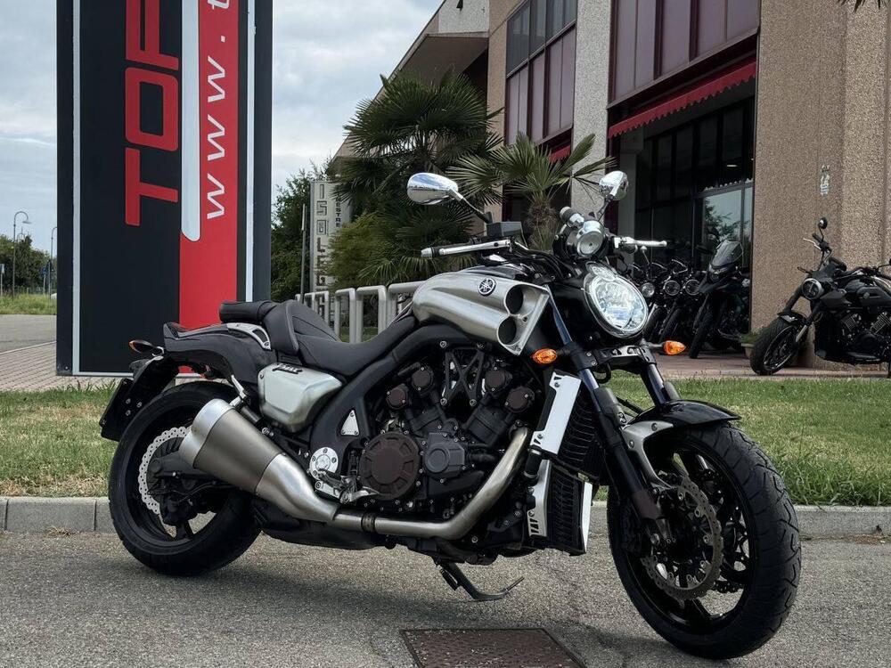 Yamaha VMAX (2008 - 17) (6)