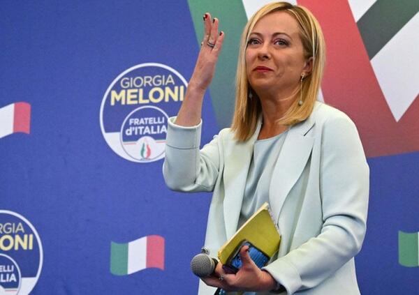 Chi vuole pi&ugrave; bene a Giorgia Meloni, Travaglio o Sallusti? E perch&eacute; nessuno &egrave; geloso di Sechi? La lotta nel fango tra i direttori di Fatto, Giornale e Libero dimostra che&hellip;