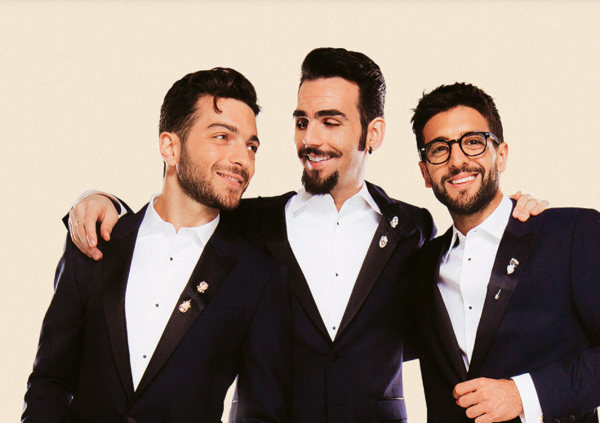 Concerto &ldquo;natalizio&rdquo; de Il Volo a fine agosto alla Valle dei Templi? Una caga*a pazzesca, tra neve artificiale, abiti invernali, biglietti costosissimi e... 