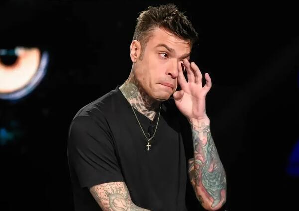 Fedez meglio di Chiara Ferragni? E allora perch&eacute; ha perso 50 mila follower in un mese? Nonostante il gossip con Garance e le altre, il feat con Emis Killa e la foto con Johnny Depp... Che succede?