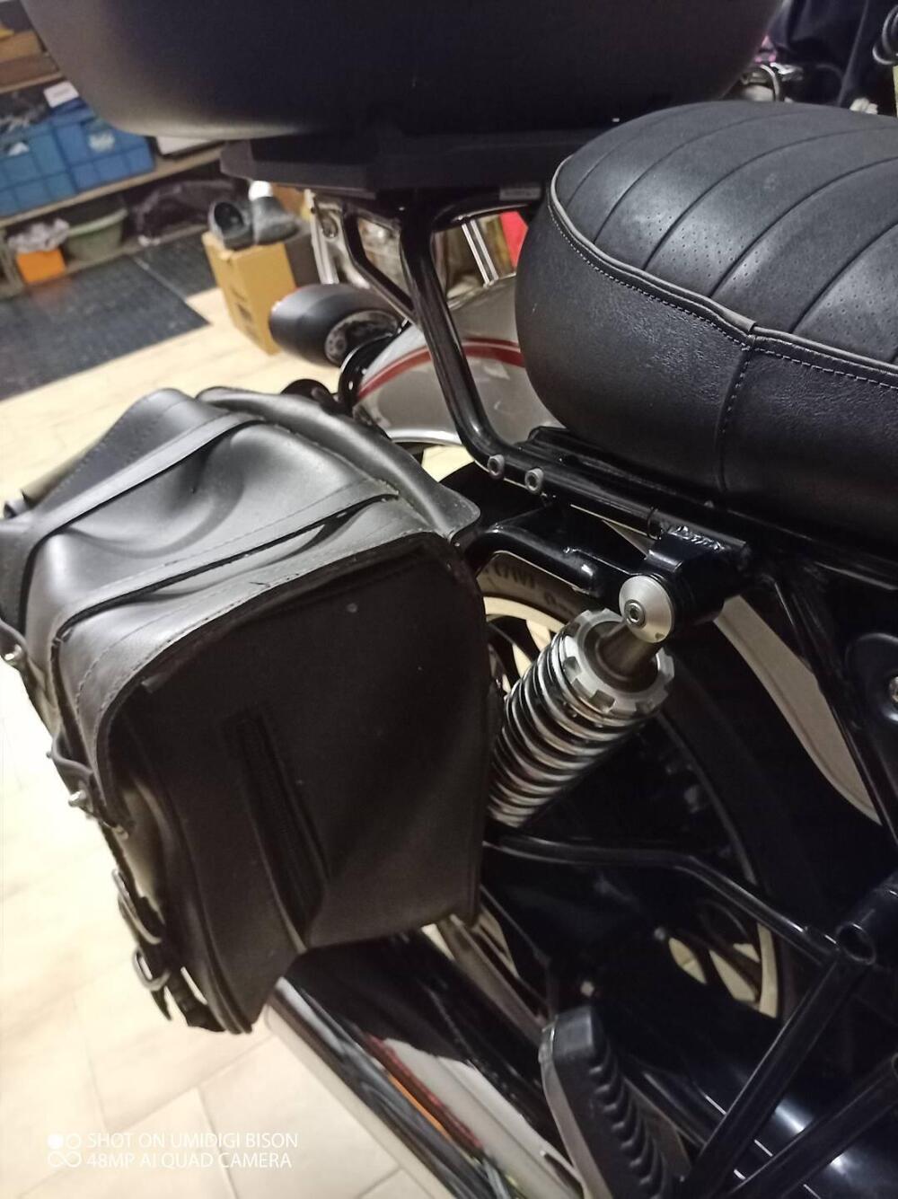 Moto Guzzi V9 Roamer (2016 - 18) (7)