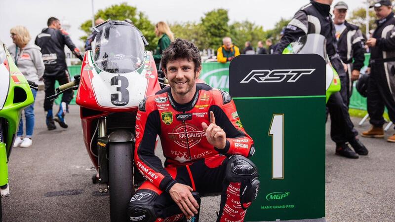 Manx GP 2024: Una Ducati 916 vince la Classic Superbike. Bonetti e la Bimota quattordicesimi