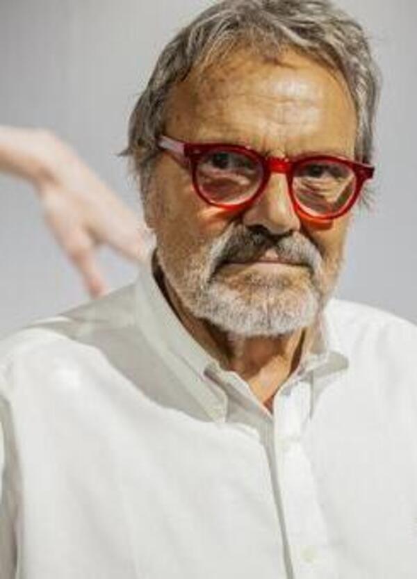 Oliviero Toscani: &ldquo;Ho una malattia incurabile&rdquo;. Che cos&rsquo;&egrave; la amiloidosi, perch&eacute; non ha paura di morire e quando sfid&ograve; la redazione di MOW: &ldquo;Non avete il senso della sovversione&hellip;&rdquo;