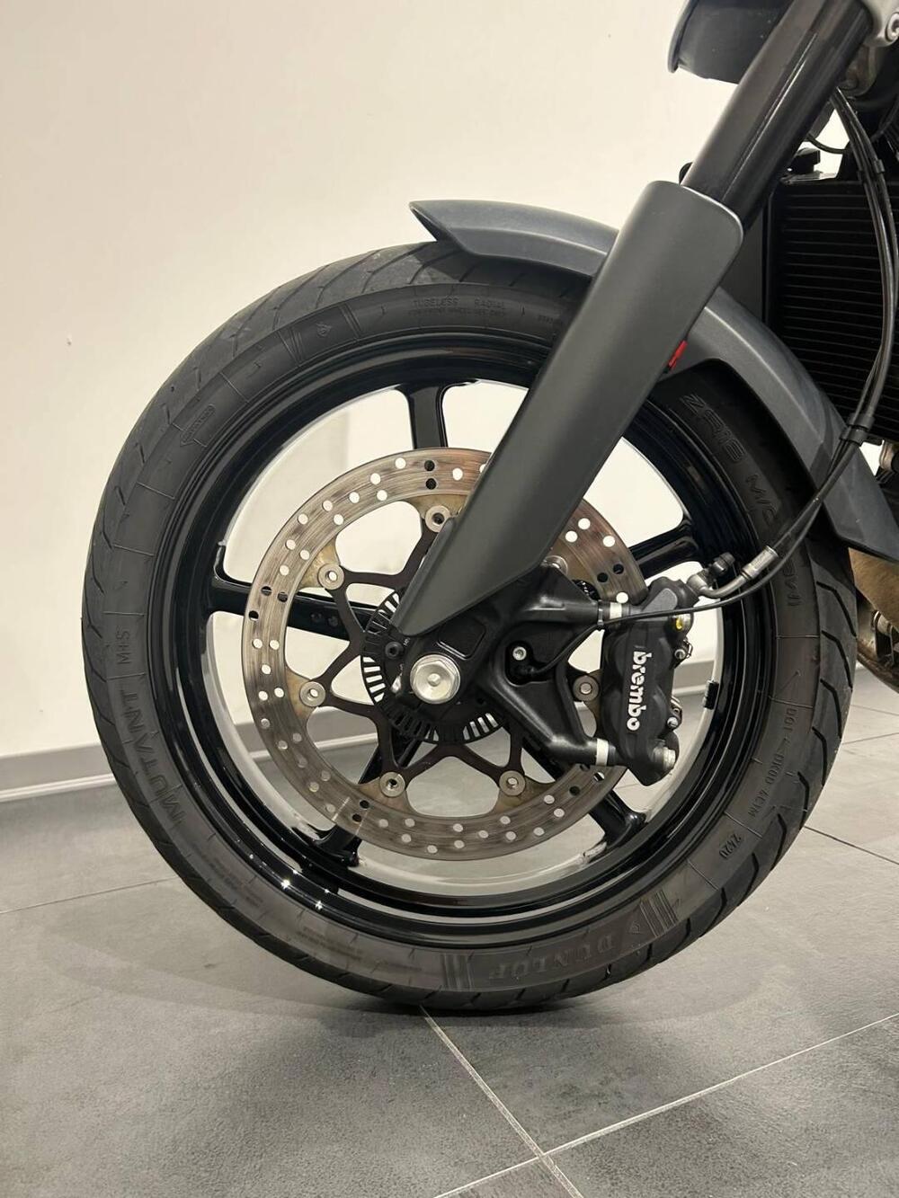 Husqvarna Svartpilen 701 (2019) (7)