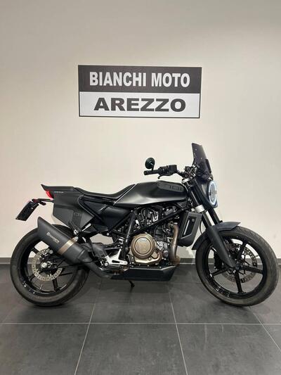 Husqvarna Svartpilen 701 (2019) usata