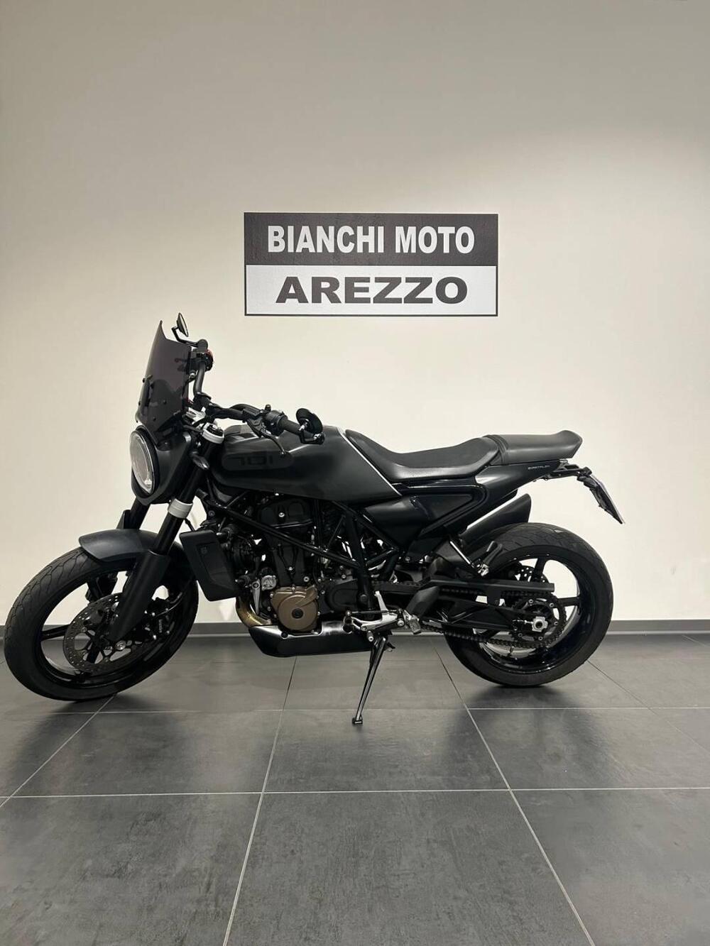 Husqvarna Svartpilen 701 (2019) (2)