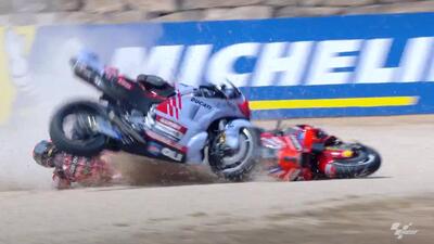 MotoGP 2024, GP di Aragon. Colpa di Pecco Bagnaia o di Alex Marquez? Ecco cosa ne pensate, le reazioni social all'incidente [VIDEO]