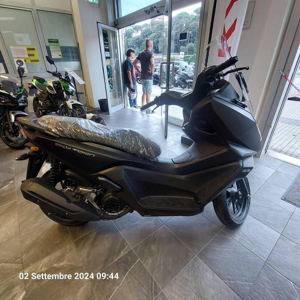 Kymco Skytown 125i (2024 - 25) (3)