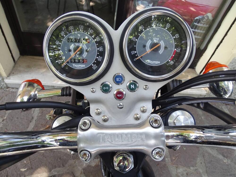 Triumph Bonneville T100 (2001 - 07) (10)