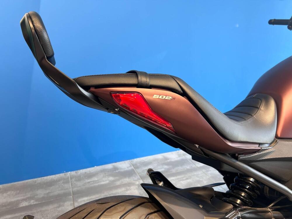 Benelli 502 C (2021 - 25) (8)