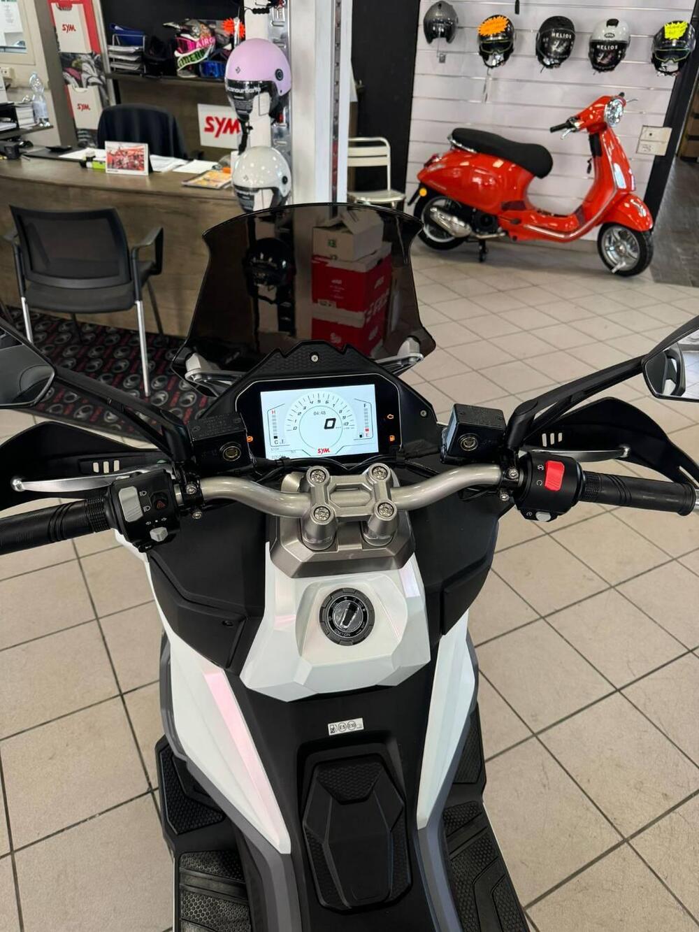 Sym ADX 300 (2024 - 25) (3)