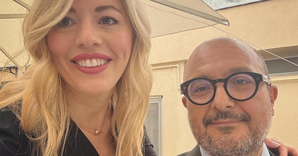 Tra Sangiuliano e la Boccia c&#039;era del tenero? Dandolo (Dagospia) parla di &quot;affetto&rdquo; con Maria Rosaria e lo spinge a scegliere tra lei e la moglie Federica Corsini. Intanto incontra Giorgia Meloni e non si dimette...