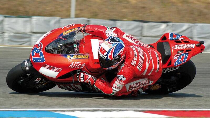 Vedute all&rsquo;asta la Ducati Desmosedici Gp3 di Loris Capirossi e la Gp7 di Casey Stoner