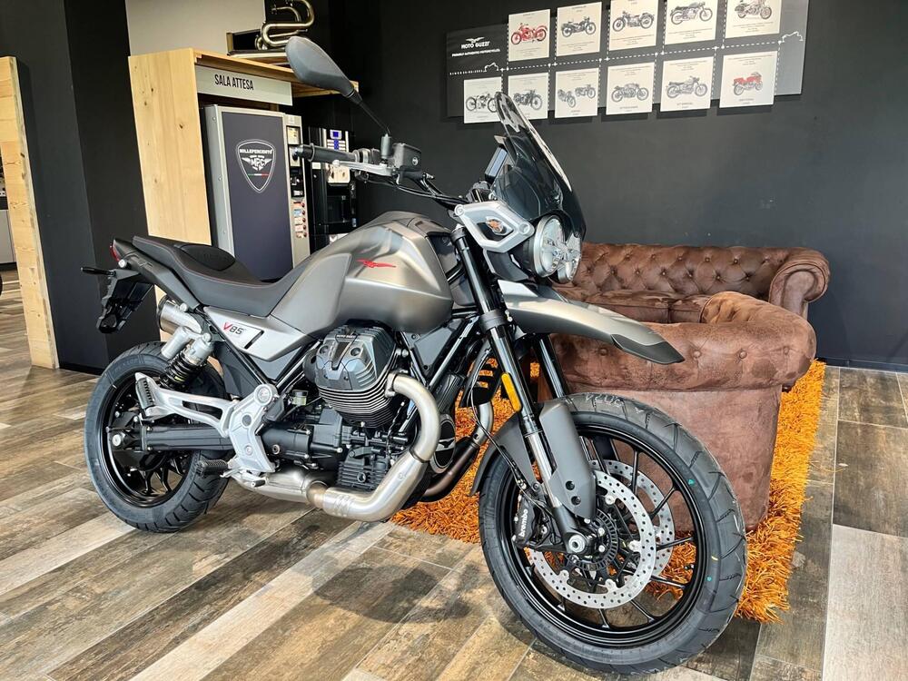 Moto Guzzi V85 Strada (2024 - 25)