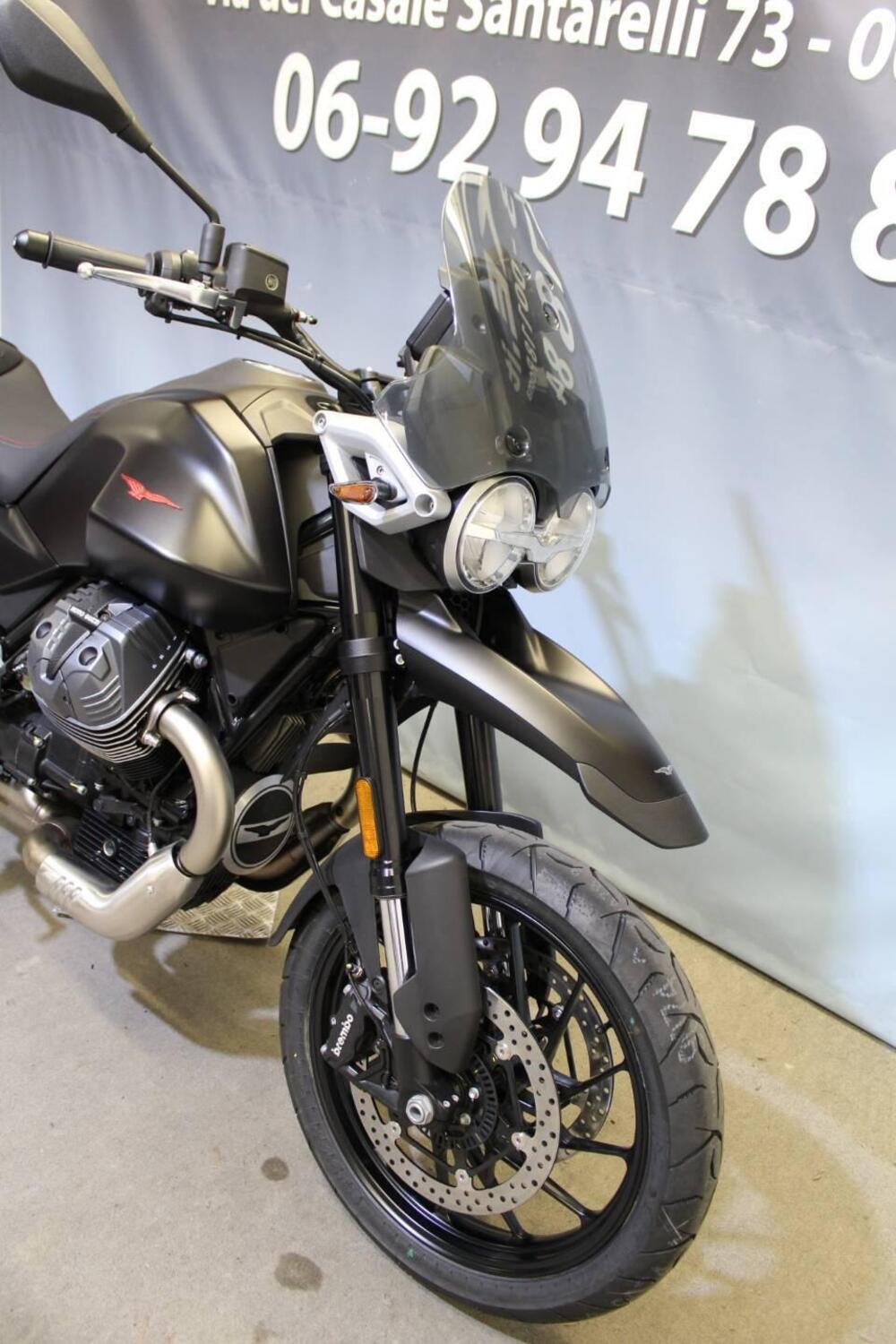 Moto Guzzi V85 Strada (2024 - 25) (8)
