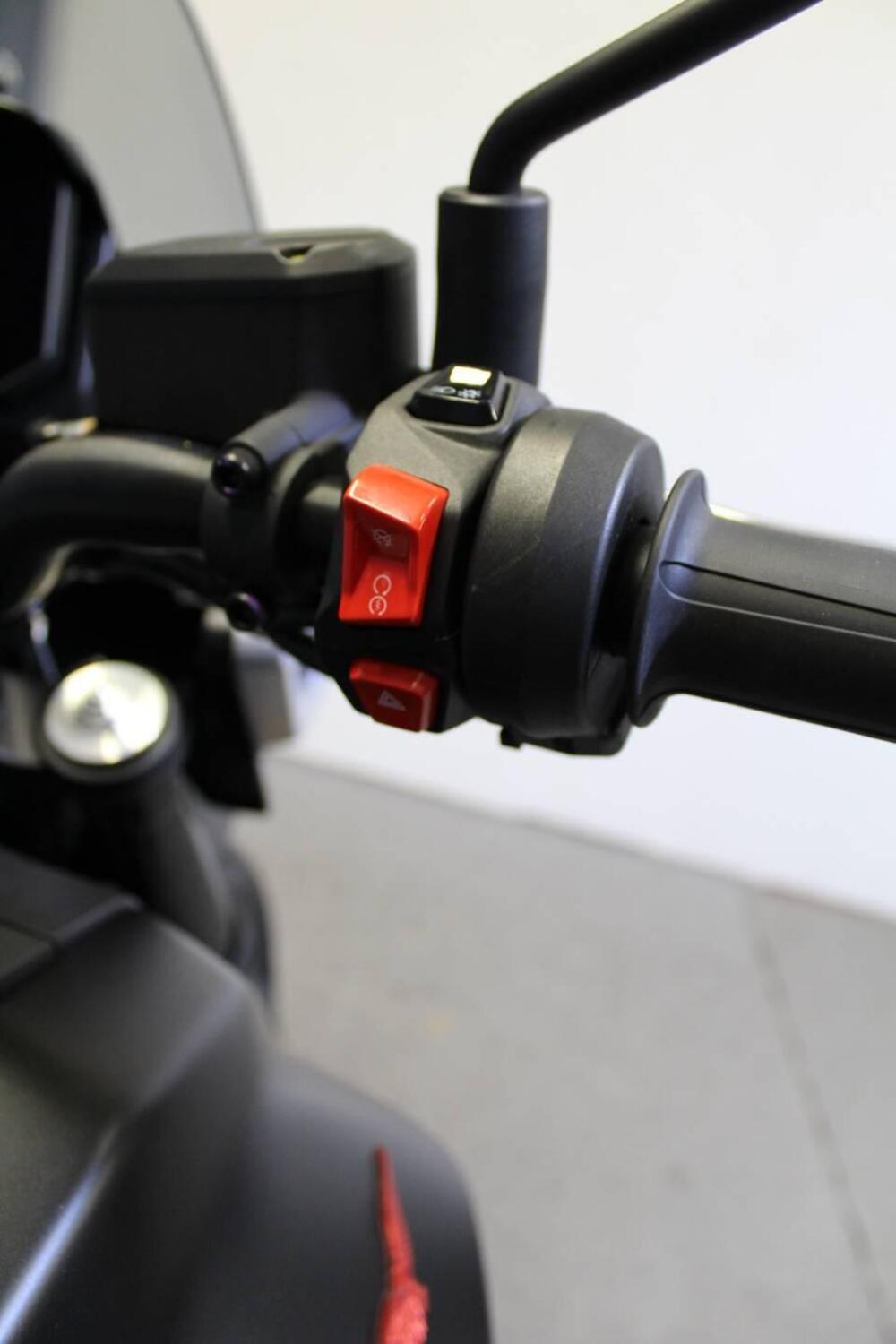 Moto Guzzi V85 Strada (2024 - 25) (12)