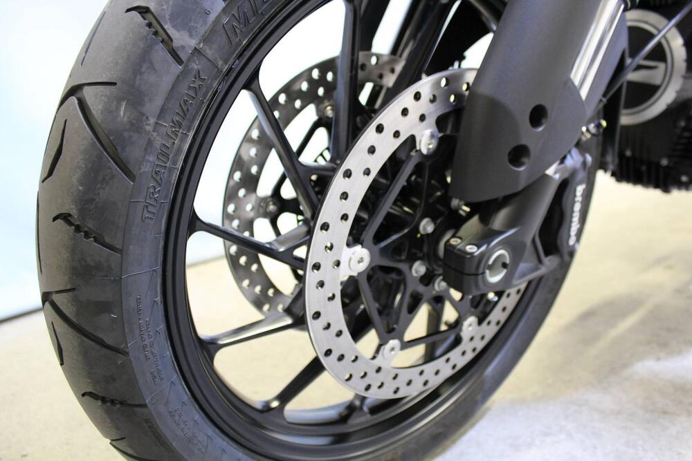 Moto Guzzi V85 Strada (2024 - 25) (15)