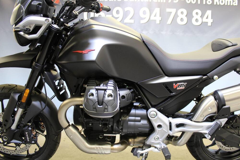 Moto Guzzi V85 Strada (2024 - 25) (17)