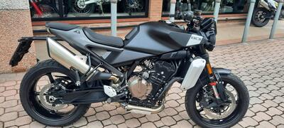 Husqvarna Svartpilen 801 (2024 - 25) usata