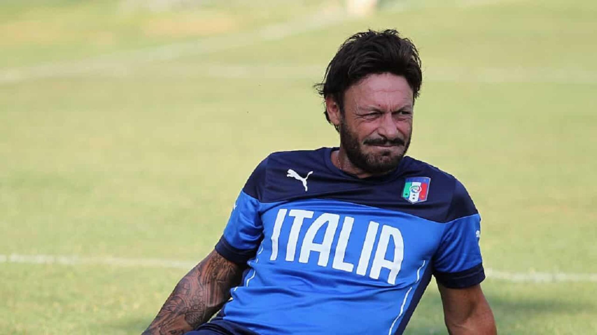 Tot&ograve; Schillaci con la maglia della Nazionale