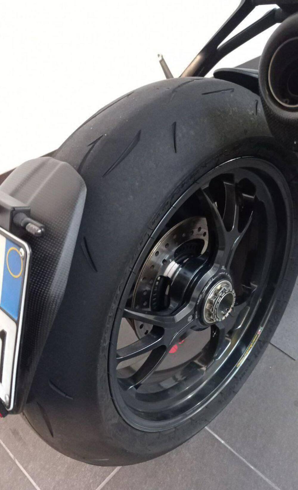 Ducati Monster 1200 R (2016 - 19) (6)