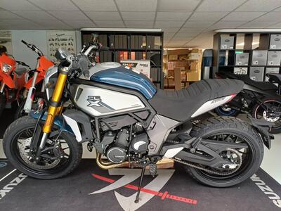 CFMOTO 700CL-X Heritage (2021 - 25) nuova