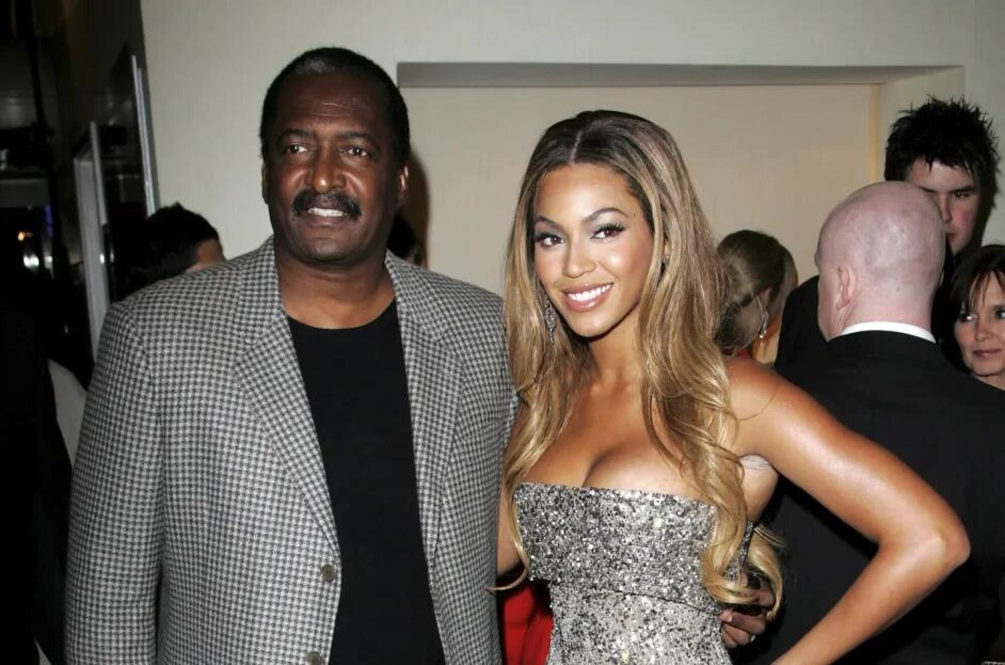 Beyonc&eacute; con suo padre Mathew Knowles