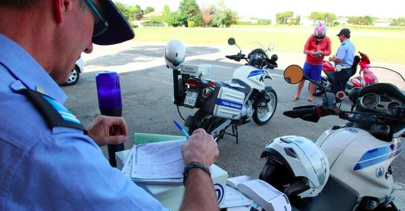 Corse in moto a Bologna: dopo il blitz della Polizia locale arriva una raffica di multe