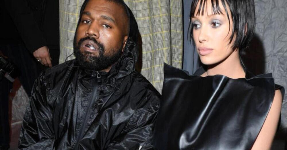 Bianca Censori &ldquo;picchiata da Kanye West&rdquo;? Intanto la moglie di Ye si gioca i pantaloncini da ciclista