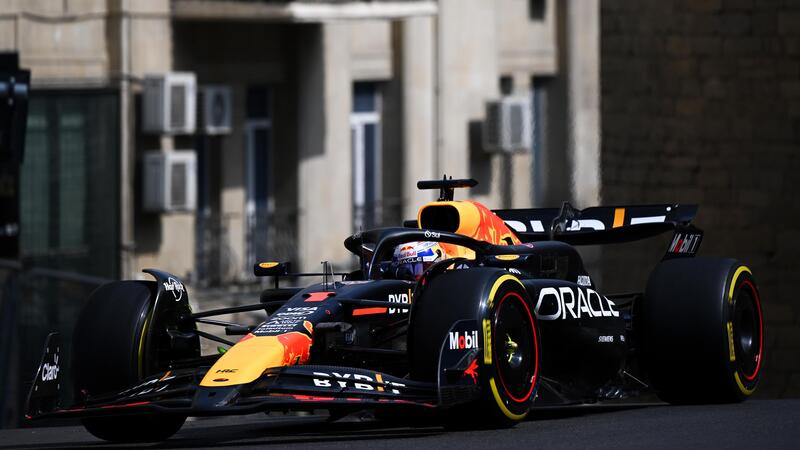 F1. GP Azerbaijan 2024: Verstappen comanda le FP1 di Baku e Leclerc nel muro: i risultati completi