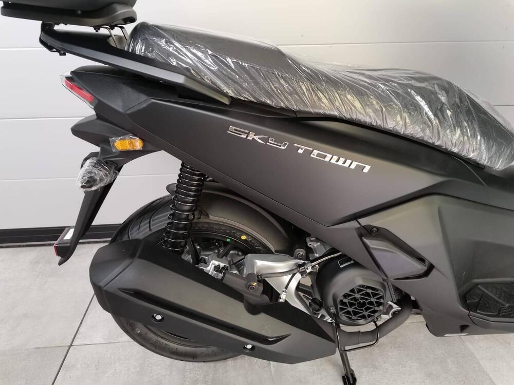 Kymco Skytown 125i (2024 - 25) (17)