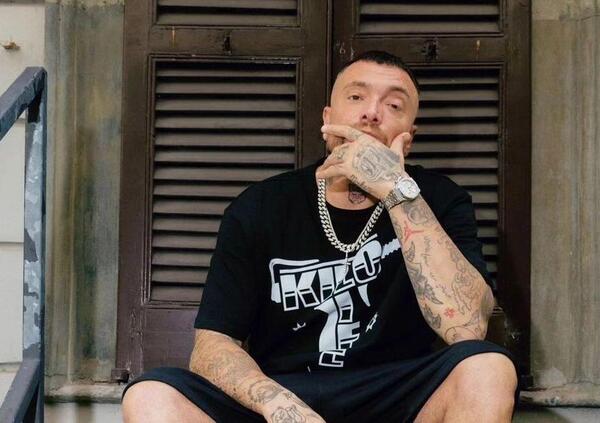 Ma che caz*o ci fa Gu&egrave; sul profilo Instagram di Cif? Ecco perch&eacute; il rapper ha collaborato con il marchio di prodotti per le pulizie domestiche...