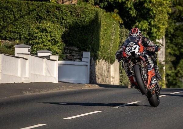 Cosa sono le Road Races, le corse pi&ugrave; antiche della storia che ci hanno portato via Luca Salvadori e che qualcuno vorrebbe vietare