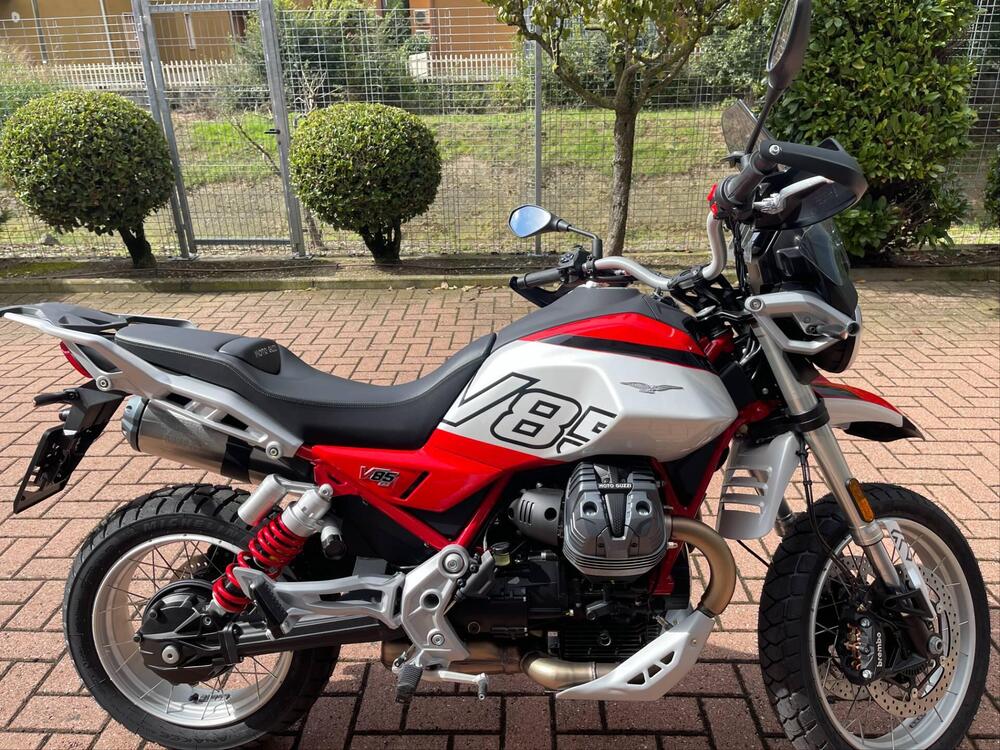 Moto Guzzi V85 TT (2024 - 25)