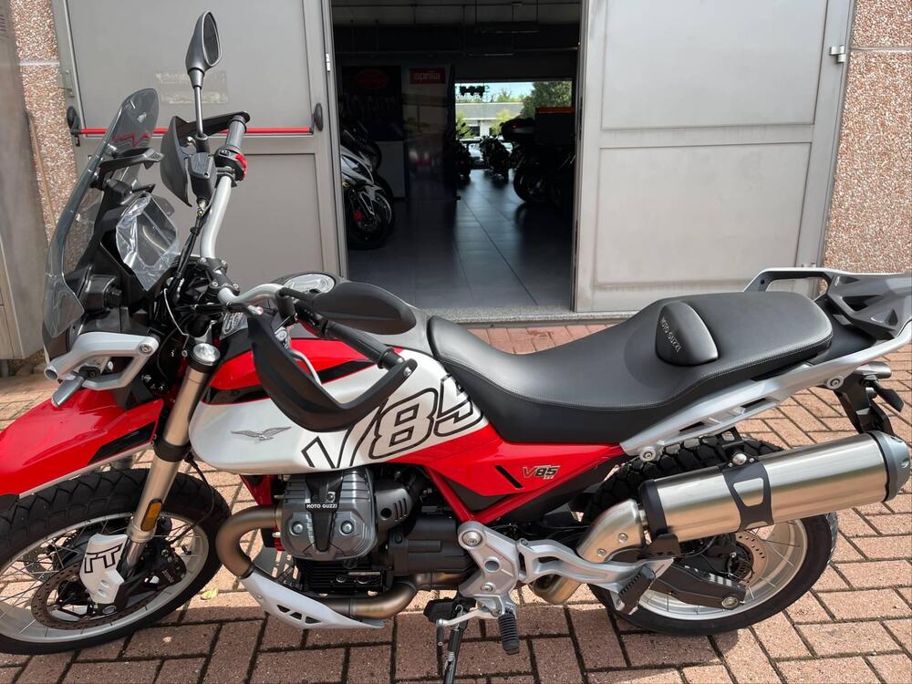 Moto Guzzi V85 TT (2024 - 25) (2)