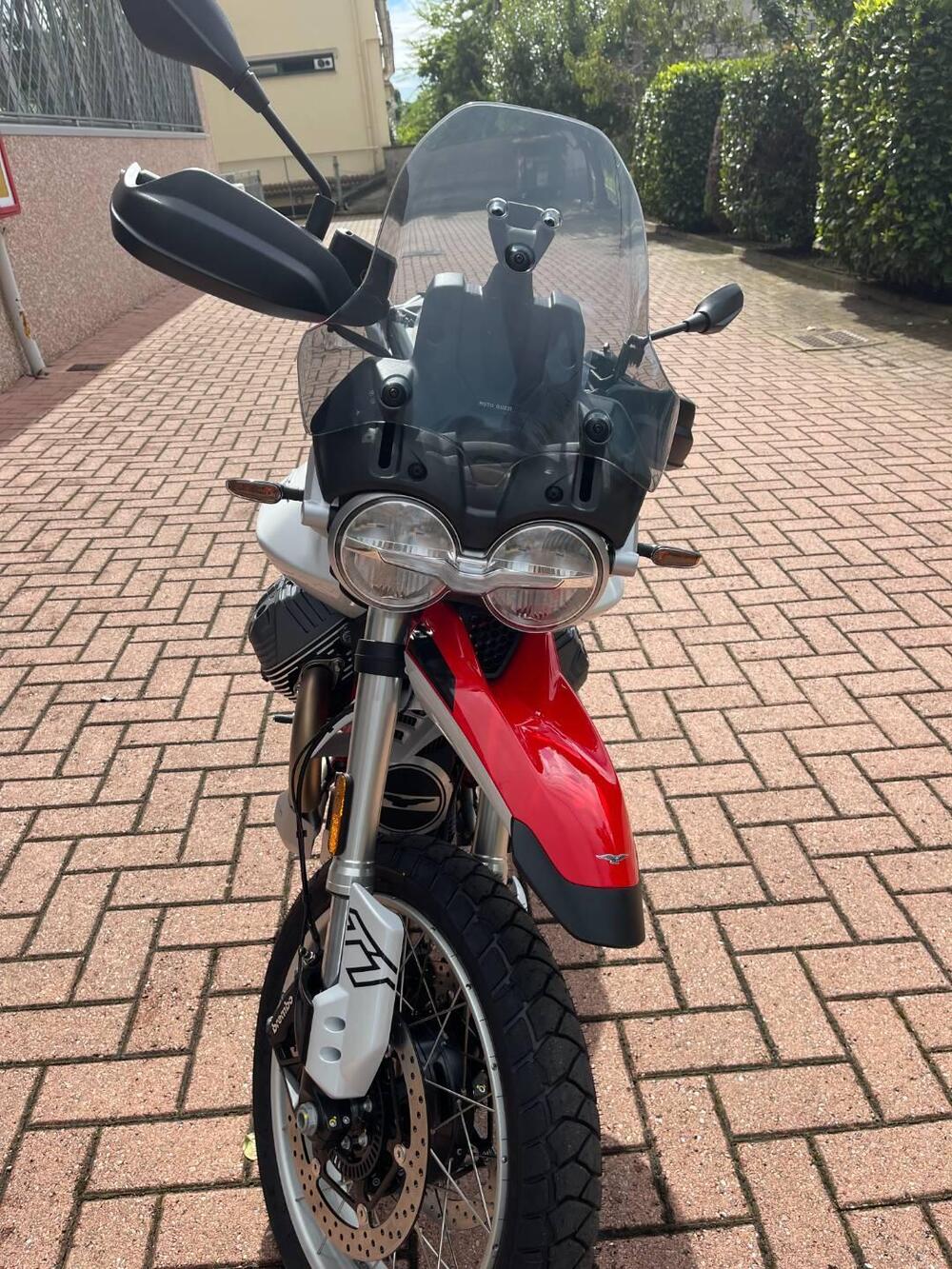 Moto Guzzi V85 TT (2024 - 25) (3)