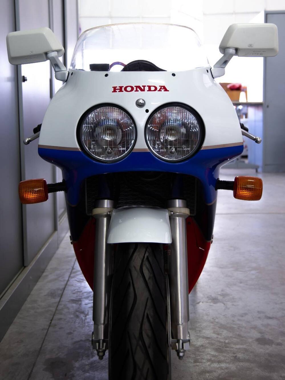 Honda RC 30 (16)