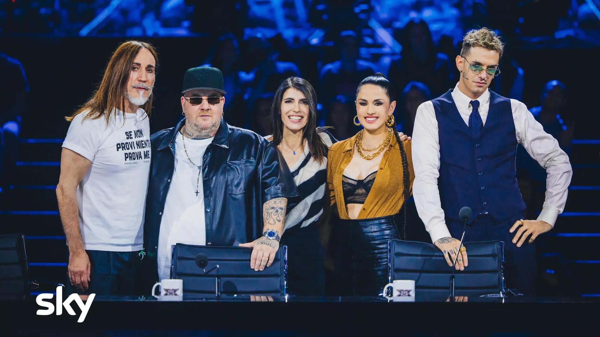 La conduttrice di X Factor, Giorgia, con i Giudici Manuel Agnelli, Jack La Furia, Paola Iezzi e Achille Lauro