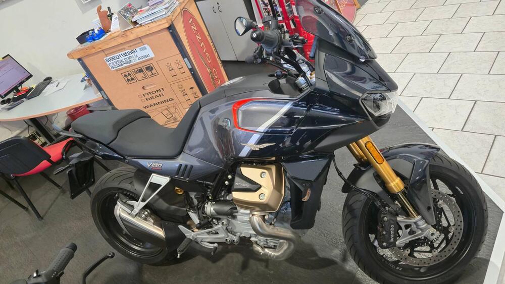Moto Guzzi V100 Mandello S (2022 - 24) (2)