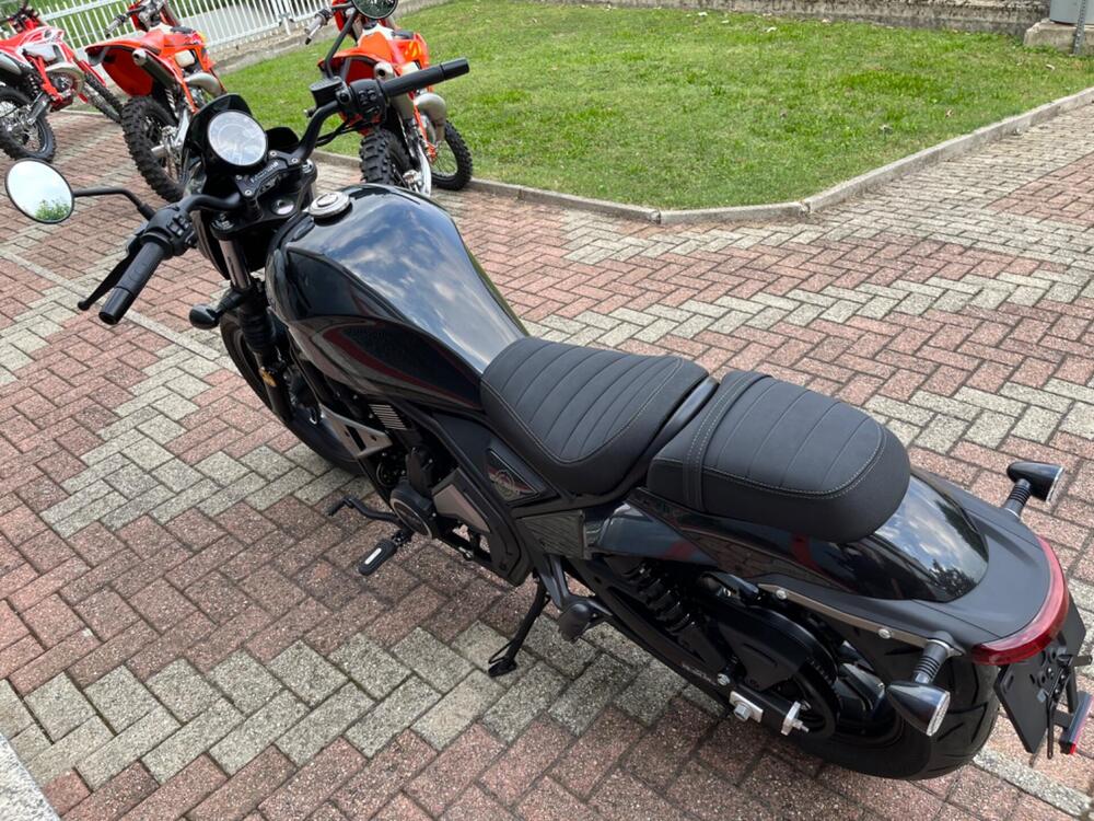 Moto Morini Calibro Custom (2024 - 25) (5)