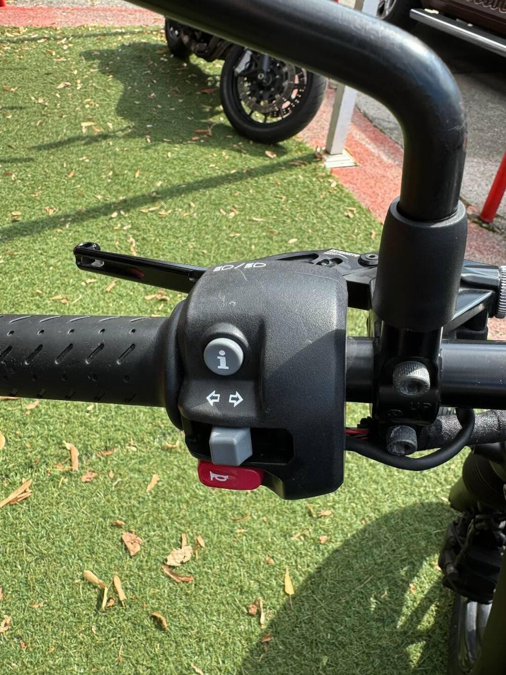 Triumph Street Twin 900 (2016) (19)