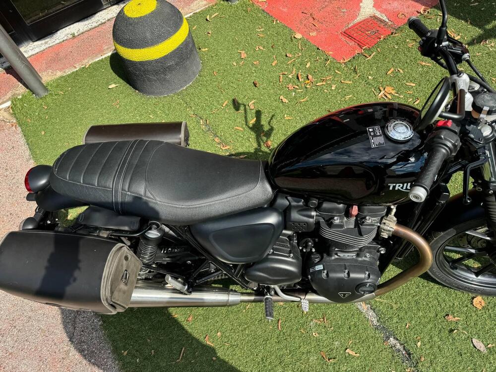 Triumph Street Twin 900 (2016) (12)