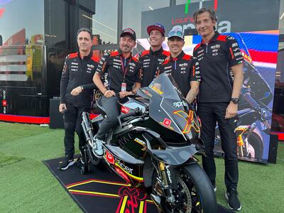 Ecco Ex3ma, l'Aprilia RSV4 da 80mila euro (a tiratura limitatissima), 230 cavalli, ispirata al Max Biaggi del 1994! [VIDEO e GALLERY]