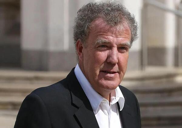 Clarkson: &ldquo;Dopo i telefoni ci uccideranno hackerando gli acceleratori delle auto?&rdquo;