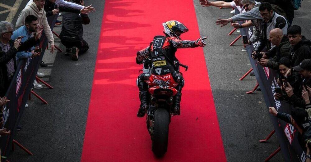 SBK, Danilo Petrucci vince pure Superpole Race e Gara2: Cremona riempita e Panigale trasformata in biposto