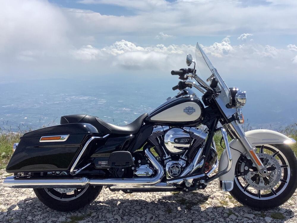 Harley-Davidson 1690 Road King (2013 - 16) - FLHR (2)