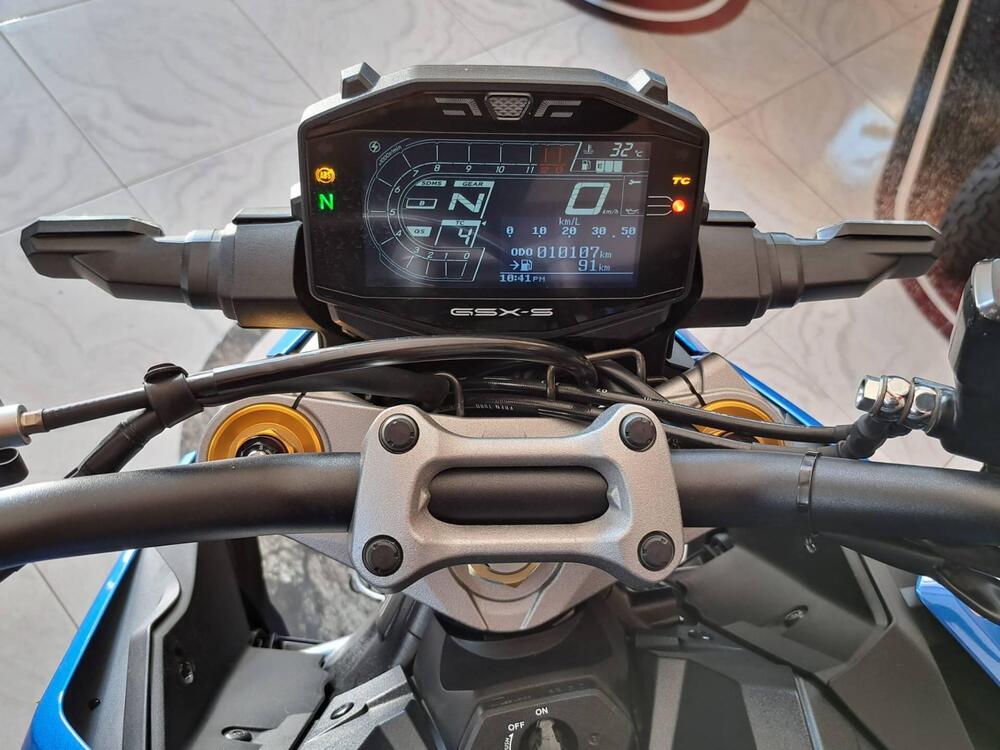 Suzuki GSX-S1000 (2021 - 25) (7)